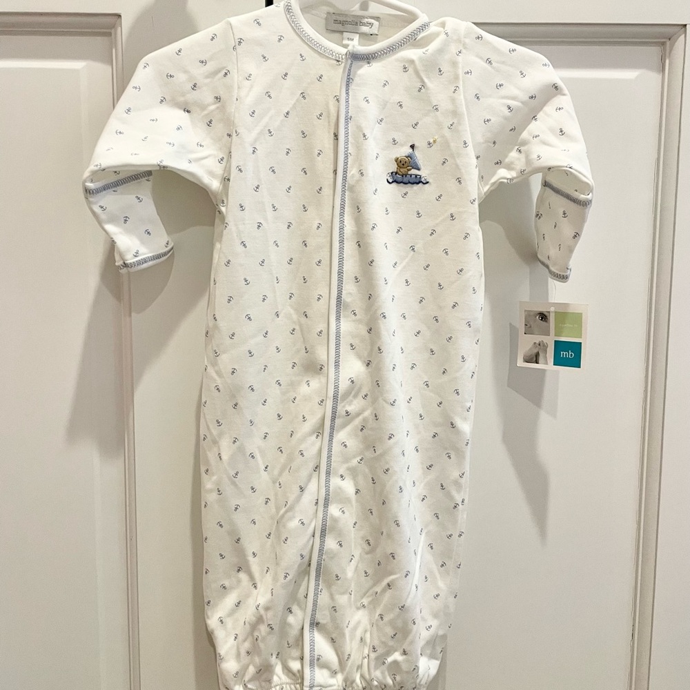 NWT Magnolia Baby convertible gown, small